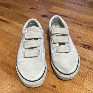 Vans Old Skool V  Size: 7.5 Men = 9.0 Women Color: Marshmallow/Turtledove